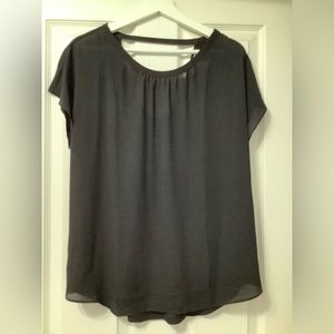 Loft women’s cap sleeve blouse. Size L. Black excellent condition.